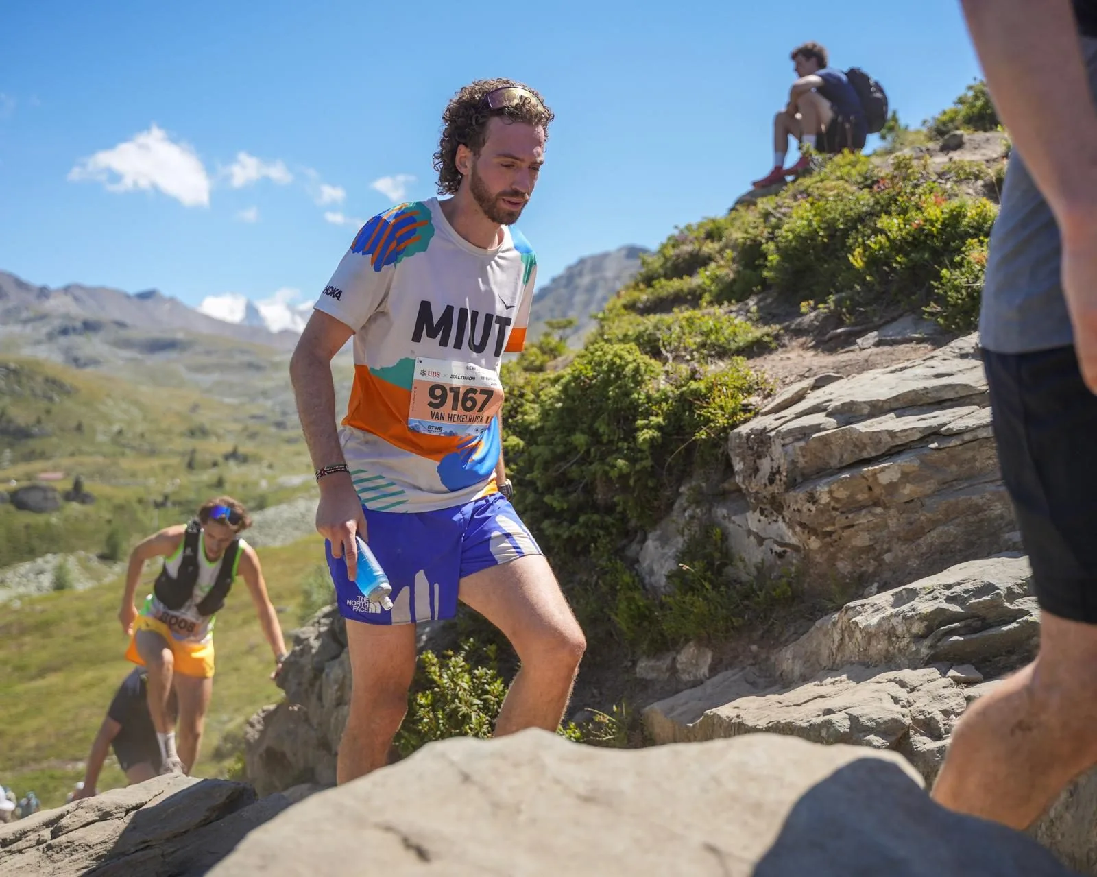 Simon en course sur un trail alpin